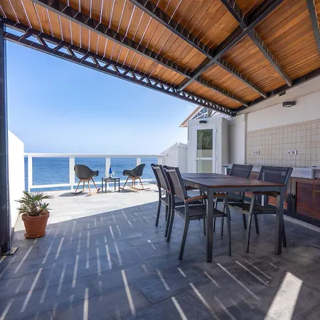 아파트 Beachhouse With Amazing Terrace Next To The Ocean