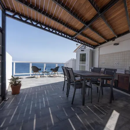 Beachhouse With Amazing Terrace Next To The Ocean