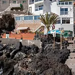 Beachhouse With Amazing Terrace Next To The Ocean * Bocacangrejo
