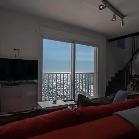 Beachhouse With Amazing Terrace Next To The Ocean Апартаменты *