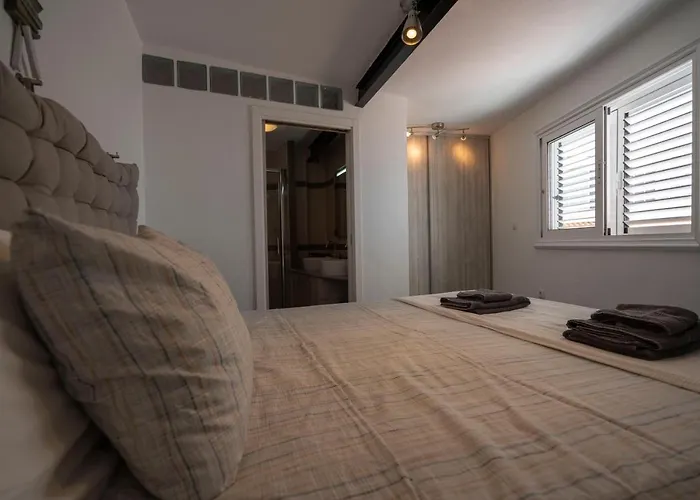 Beachhouse With Amazing Terrace Next To The Ocean Bocacangrejo