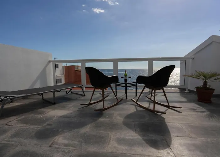 Beachhouse With Amazing Terrace Next To The Ocean Apartament *