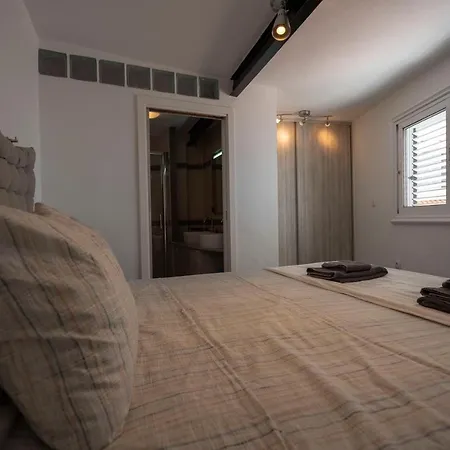 Beachhouse With Amazing Terrace Next To The Ocean Bocacangrejo