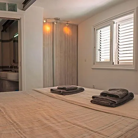 Апартаменты Beachhouse With Amazing Terrace Next To The Ocean Бокакангрехо